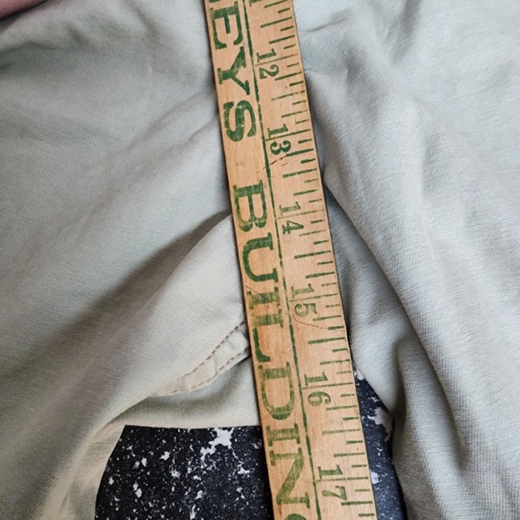 Levi's Men's Sz 40 X 12 (MEASURED) Heavy Cotton Beige Cargo Shorts - Picture 9 of 10